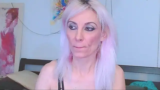 HoneyLara online show from 16, 3, 2025