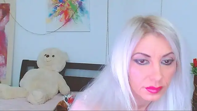 HoneyLara online show from 9, 2, 2026