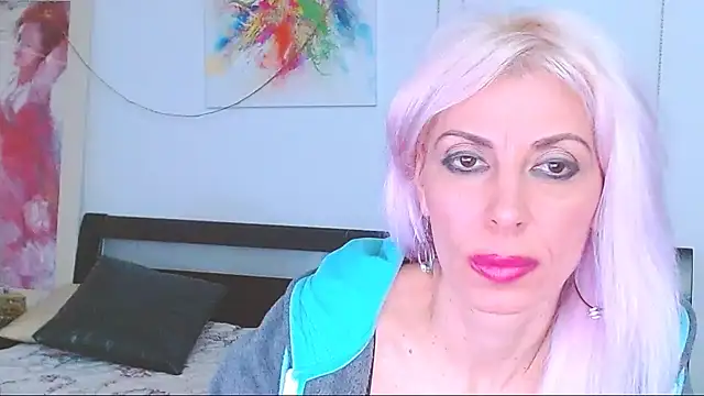 HoneyLara online show from 23, 3, 2025