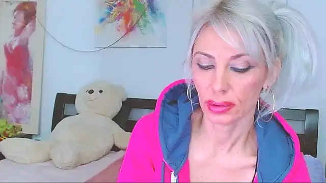 HoneyLara online show from 20, 12, 2025