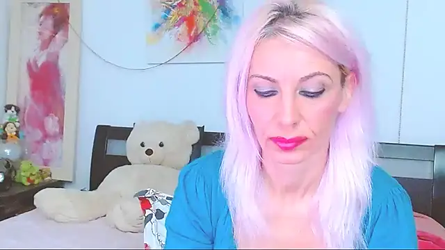 HoneyLara online show from 28, 10, 2025