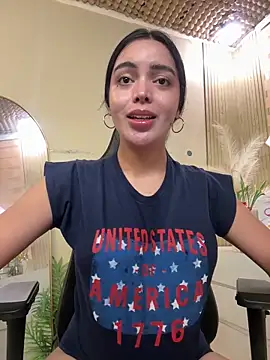 HotstuffCherrySummer online show from 17, 4, 2026