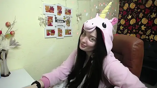 Snapshot of MilanaPrice chatting on 1, 12, 2025 MilanaPrice online show from 1, 12, 2025