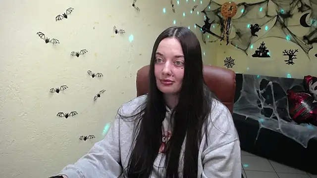 Snapshot of MilanaPrice chatting on 19, 10, 2025 MilanaPrice online show from 19, 10, 2025