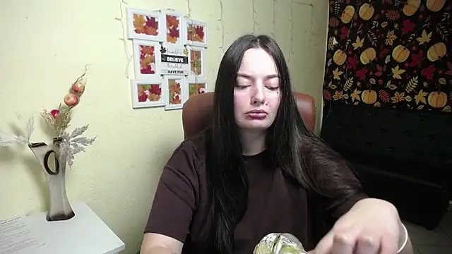 Snapshot of MilanaPrice chatting on 22, 11, 2025 MilanaPrice online show from 22, 11, 2025