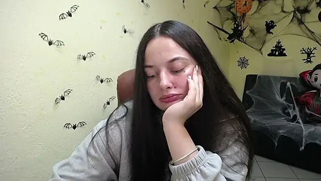 Snapshot of MilanaPrice chatting on 15, 10, 2025 MilanaPrice online show from 15, 10, 2025