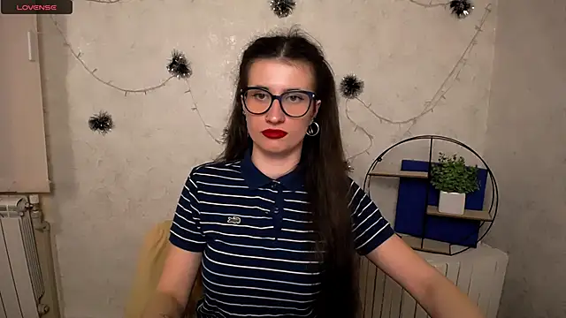 MaryEm976 online show from 9, 3, 2026