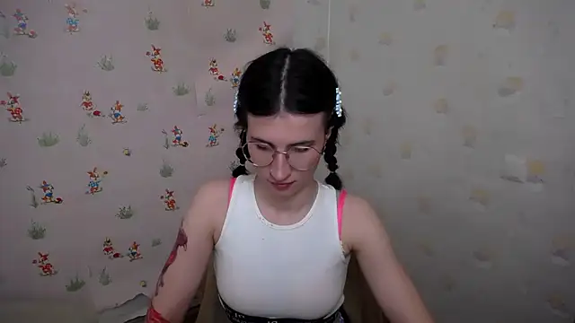 Snapshot of MaryEm976 chatting on 28, 4, 2026 MaryEm976 online show from 28, 4, 2026