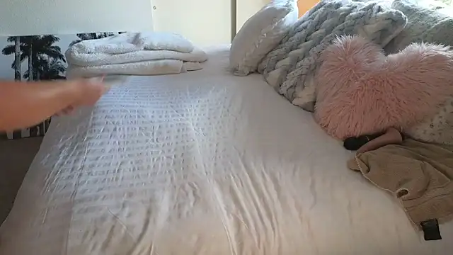 JESS LOVES online show from 17, 4, 2026