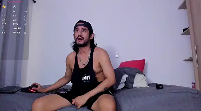 Snapshot of Cloudy_pigDude chatting on 24, 2, 2025 Cloudy pigDude online show from 24, 2, 2025