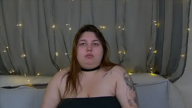 LillianKim online show from 30, 10, 2025