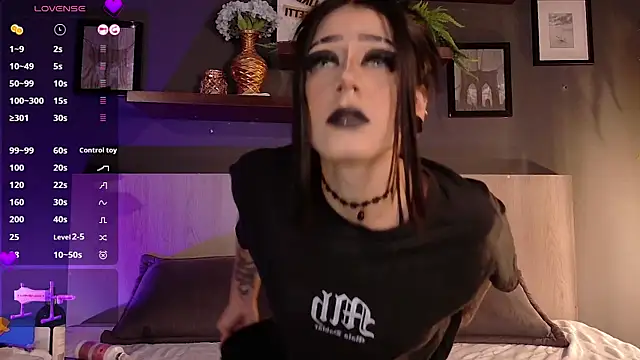 Mackenzie Moore online show from 9, 10, 2025