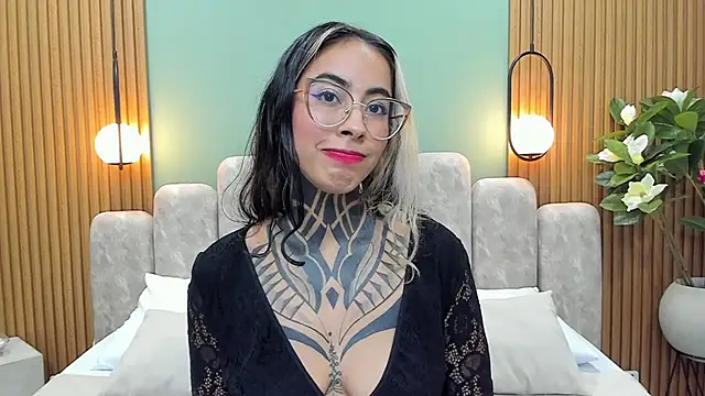 NicoleBlum online show from 20, 3, 2025