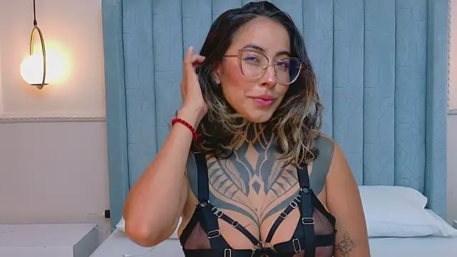 NicoleBlum online show from 19, 5, 2026