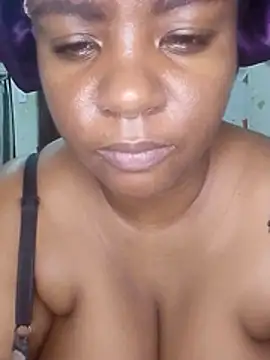 bigtitssxx online show from 17, 4, 2026