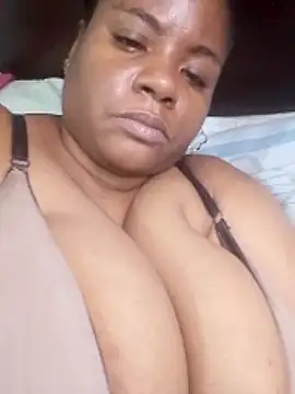 Snapshot of bigtitssxx chatting on 20, 5, 2026 bigtitssxx online show from 20, 5, 2026