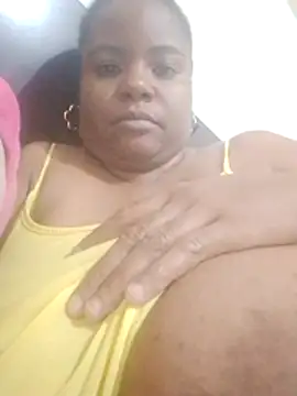 Snapshot of bigtitssxx chatting on 15, 5, 2026 bigtitssxx online show from 15, 5, 2026