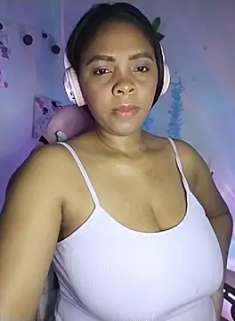 collegechica online show from 2, 10, 2025