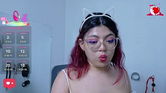 Catwhite  online show from 13, 3, 2025