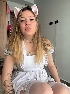 Snapshot of Darling_XXX chatting on 3, 3, 2026 Darling XXX online show from 3, 3, 2026