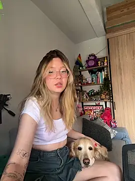 Snapshot of Darling_XXX chatting on 3, 4, 2026 Darling XXX online show from 3, 4, 2026