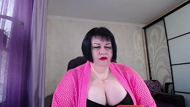 JuicyLady Di online show from 4, 4, 2026