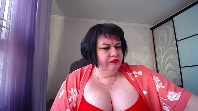 JuicyLady Di online show from 4, 2, 2026