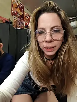 Snapshot of OnnaaH chatting on 19, 11, 2025 OnnaaH online show from 19, 11, 2025