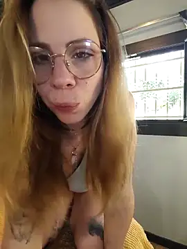 Snapshot of OnnaaH chatting on 4, 11, 2025 OnnaaH online show from 4, 11, 2025