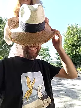 Snapshot of OnnaaH chatting on 11, 10, 2025 OnnaaH online show from 11, 10, 2025