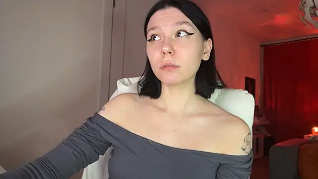 Snapshot of pinkdolly18 chatting on 12, 3, 2025 pinkdolly18 online show from 12, 3, 2025