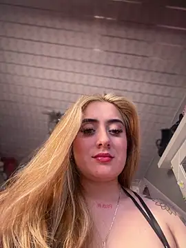 Snapshot of Sam_Thompsoon_ chatting on 7, 5, 2026 Sam Thompsoon online show from 7, 5, 2026