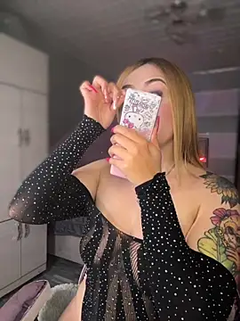 Snapshot of Sam_Thompsoon_ chatting on 23, 10, 2025 Sam Thompsoon online show from 23, 10, 2025