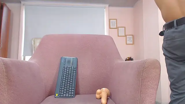 ryan maxy online show from 2, 3, 2025