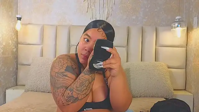 EmilyQueen3x online show from 4, 6, 2026