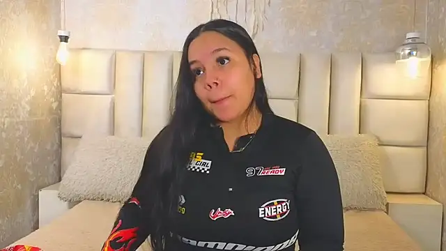 EmilyQueen3x online show from 7, 6, 2026