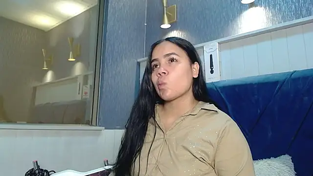 EmilyQueen3x online show from 29, 11, 2025