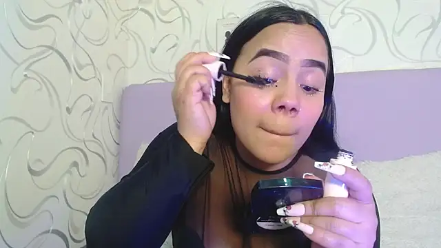 EmilyQueen3x online show from 8, 11, 2025