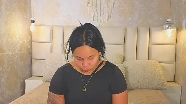 EmilyQueen3x online show from 1, 6, 2026