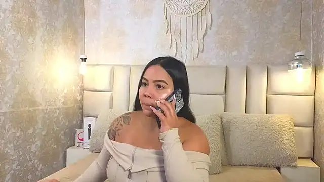 EmilyQueen3x online show from 25, 4, 2026