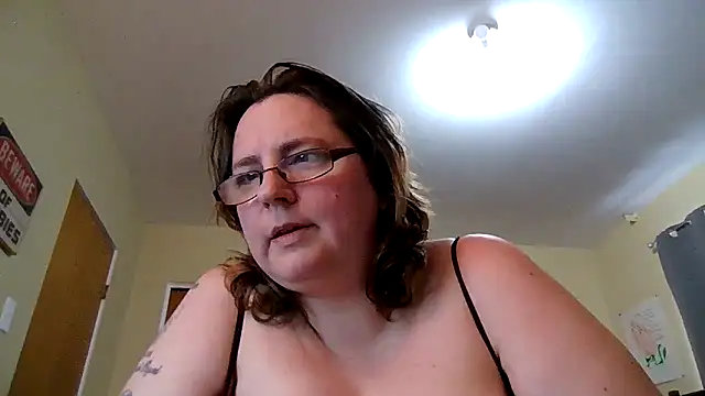 Snapshot of newfieocean chatting on 12, 3, 2025 newfieocean online show from 12, 3, 2025