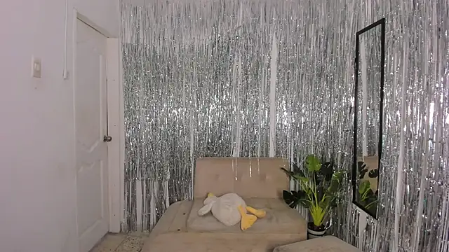 Snapshot of hornyprincess__ chatting on 21, 12, 2025 hornyprincess online show from 21, 12, 2025