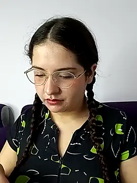MiaLaurenzz online show from 2, 10, 2025