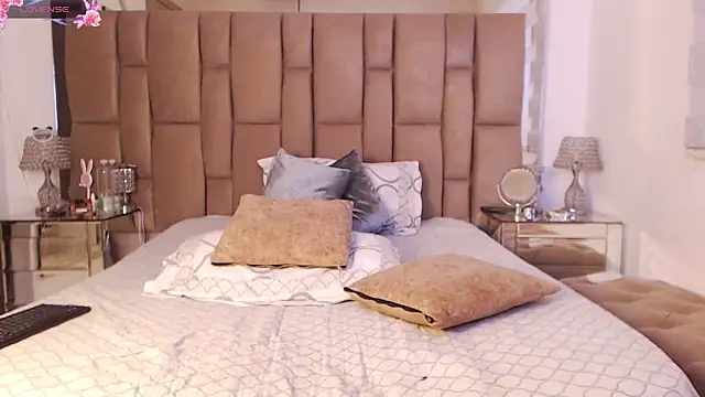 Amber Parker online show from 25, 2, 2026