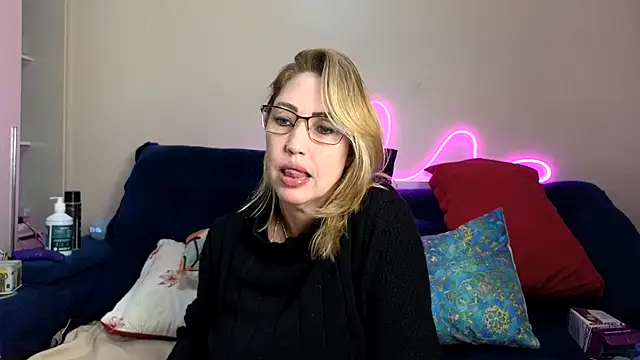 Snapshot of RAIRAsexy chatting on 15, 7, 2026 RAIRAsexy online show from 15, 7, 2026