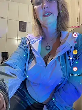 Snapshot of RAIRAsexy chatting on 12, 6, 2026 RAIRAsexy online show from 12, 6, 2026