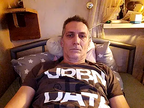 Lajostxh online show from 4, 3, 2026