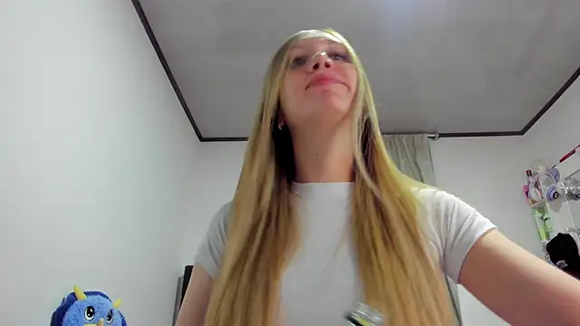 Snapshot of horny__molly_ chatting on 6, 5, 2026 horny molly online show from 6, 5, 2026