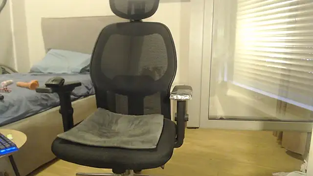 damarossa87 online show from 8, 4, 2026