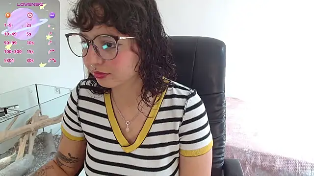 Snapshot of myamillor chatting on 30, 9, 2025 myamillor online show from 30, 9, 2025